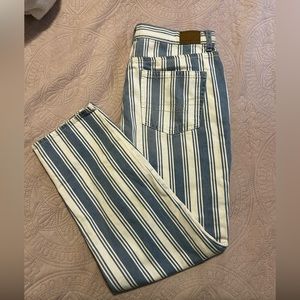 American eagle mom jeans